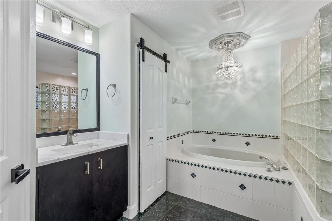 3602 Arlington Oaks Court, Tampa, FL 33618 Photo