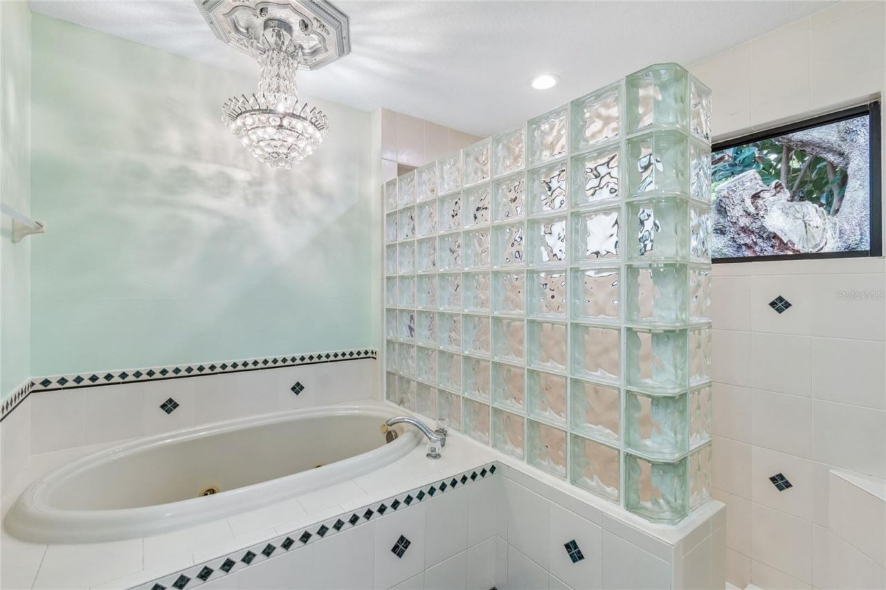 3602 Arlington Oaks Court, Tampa, FL 33618 Photo
