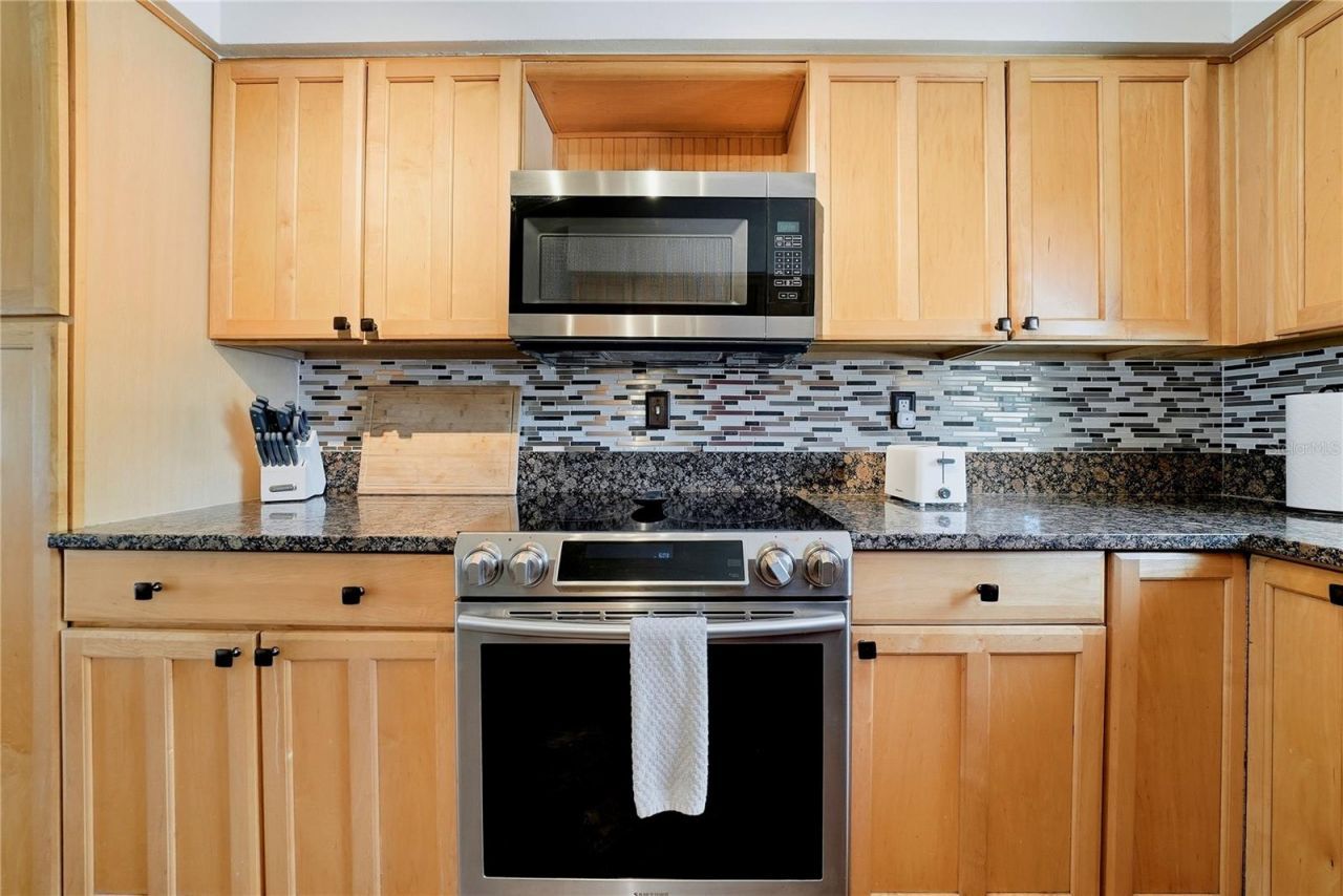 955 Indian Rocks Road S, Largo, FL 33770 Photo