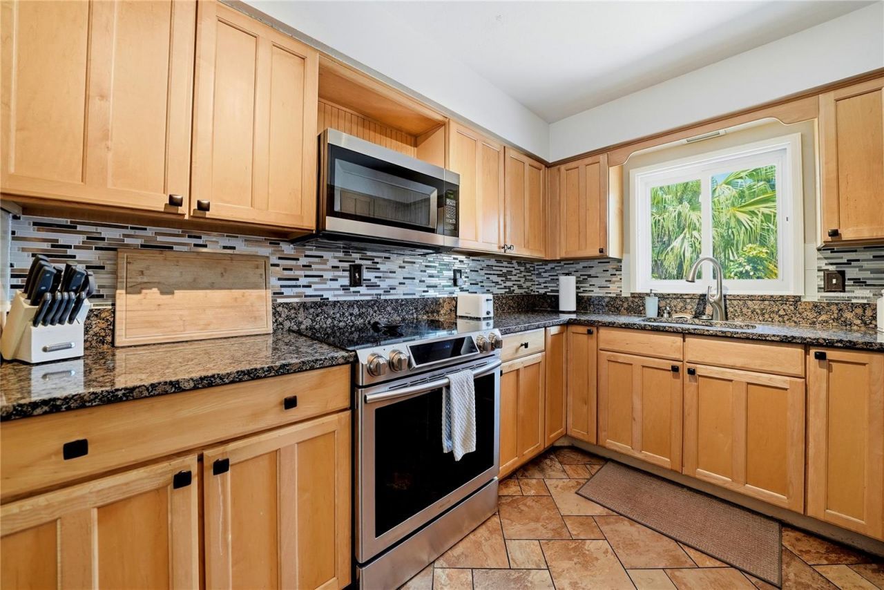 955 Indian Rocks Road S, Largo, FL 33770 Photo
