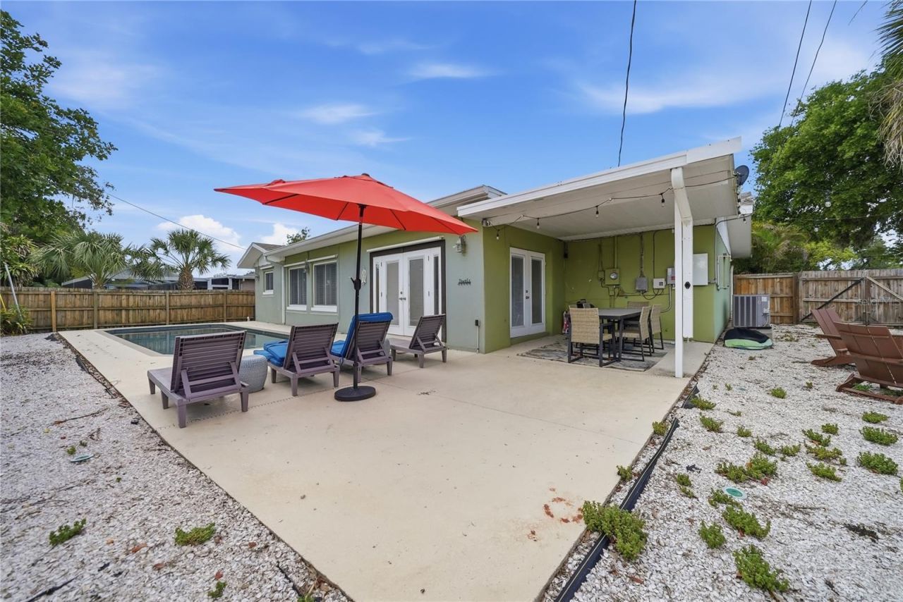 955 Indian Rocks Road S, Largo, FL 33770 Photo