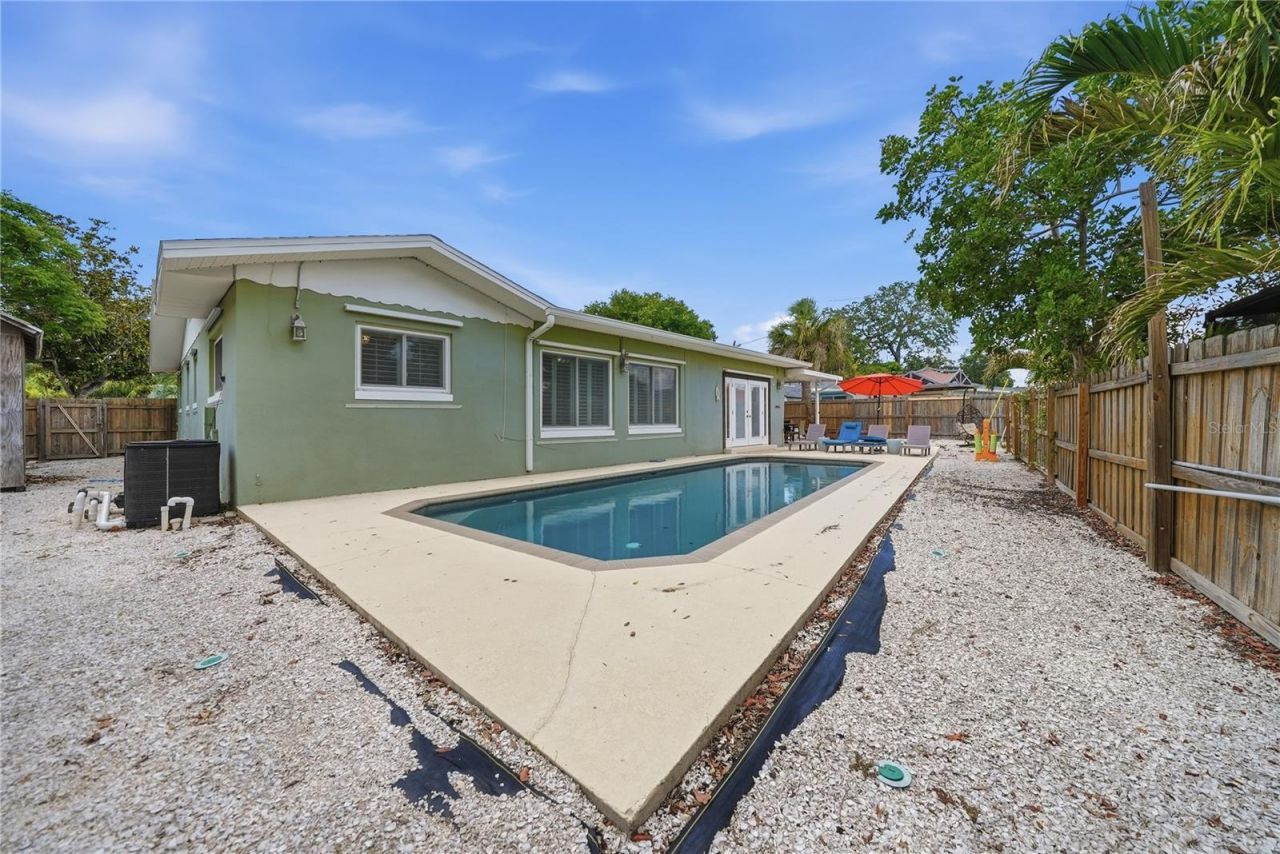 955 Indian Rocks Road S, Largo, FL 33770 Photo