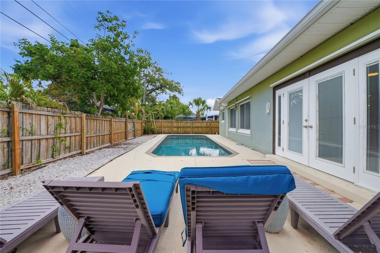 955 Indian Rocks Road S, Largo, FL 33770 Photo
