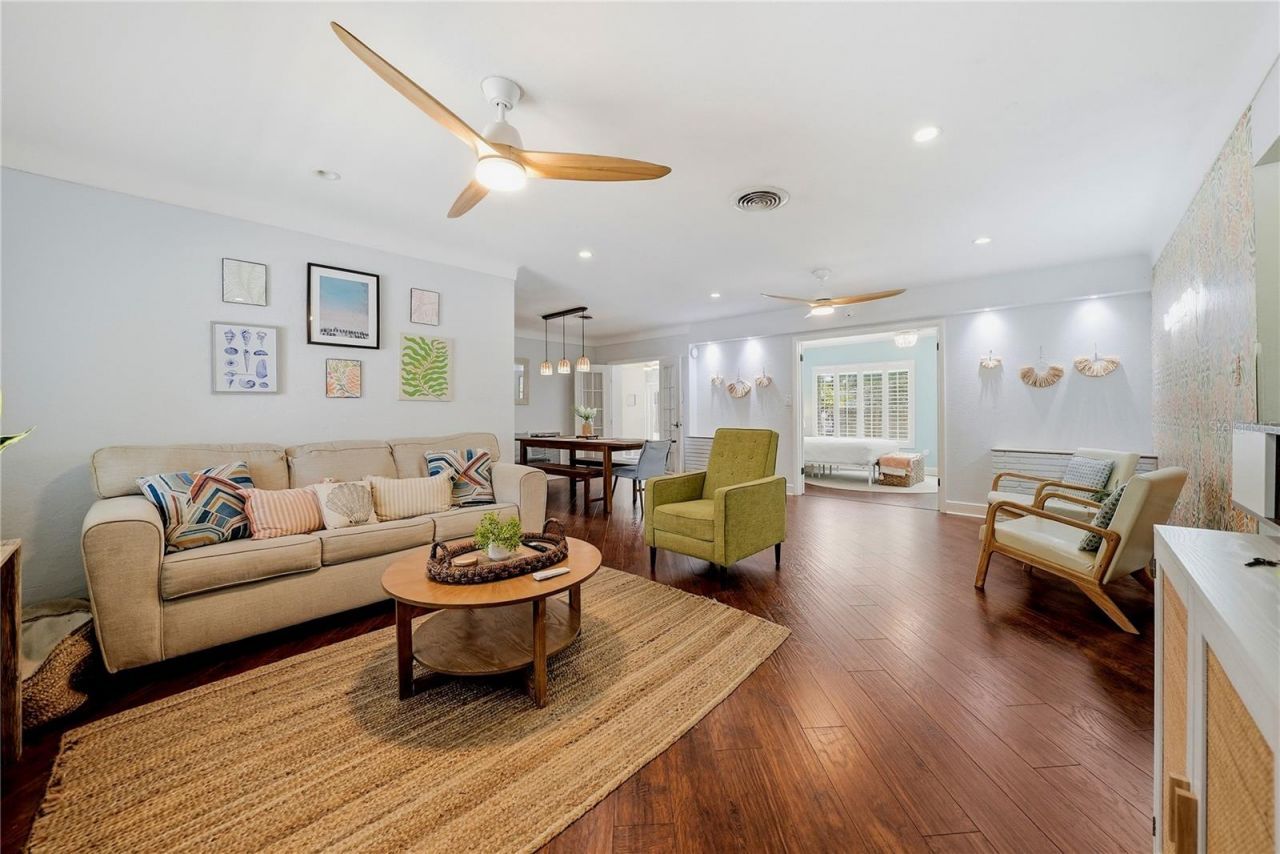 955 Indian Rocks Road S, Largo, FL 33770 Photo