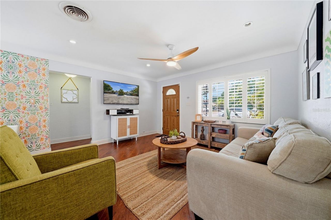 955 Indian Rocks Road S, Largo, FL 33770 Photo