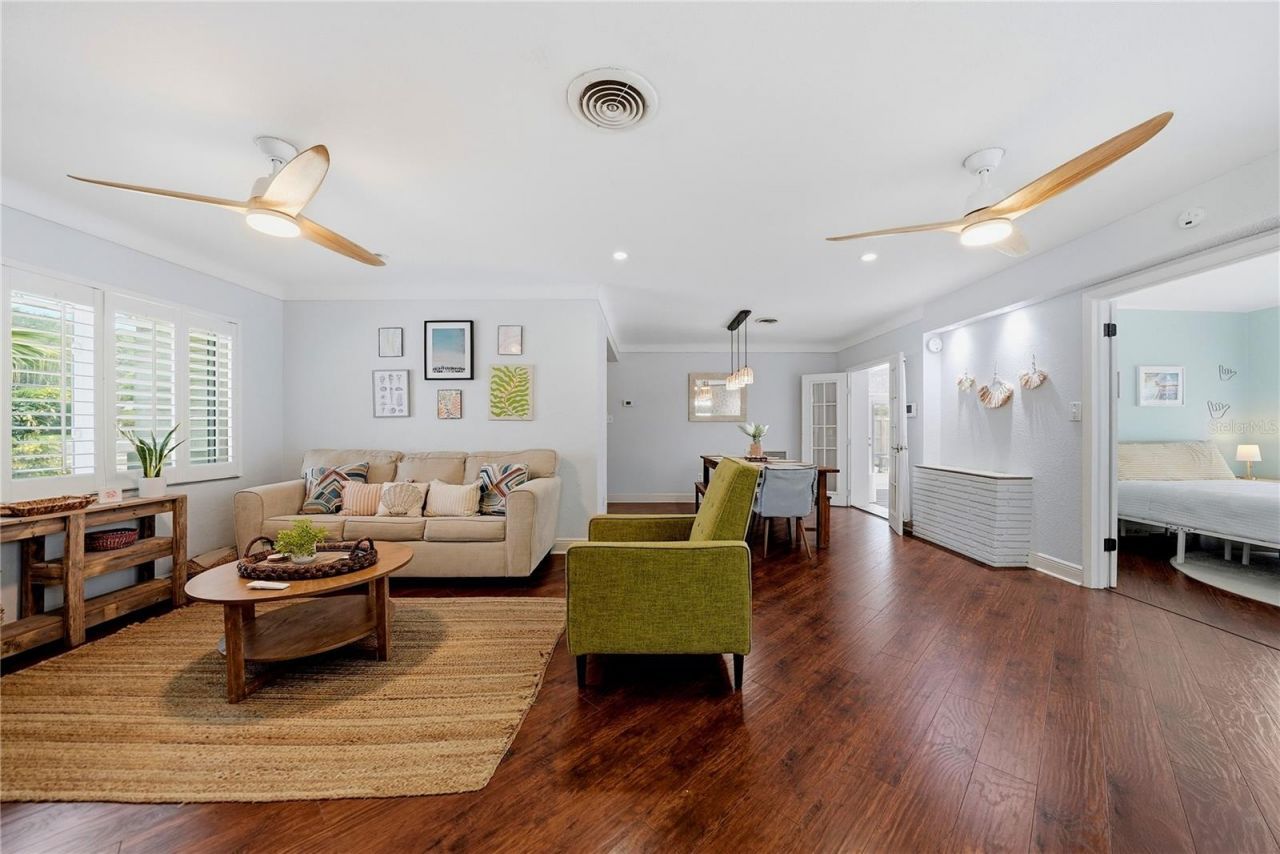 955 Indian Rocks Road S, Largo, FL 33770 Photo