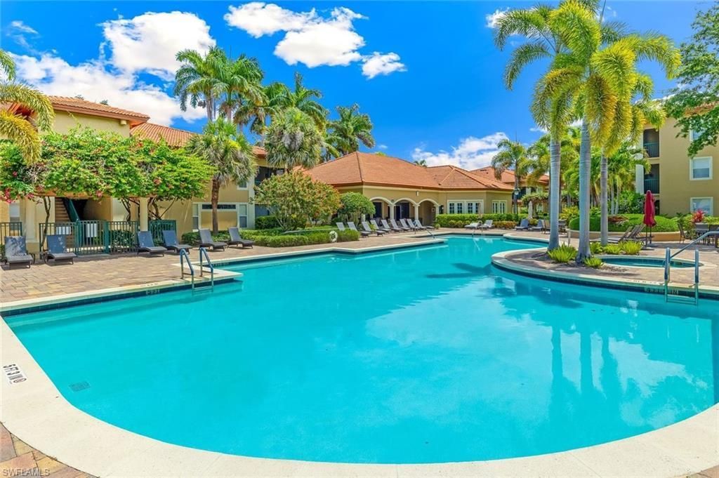8920 Colonnades Ct E, Unit 518, Bonita Springs, FL 34135 Photo