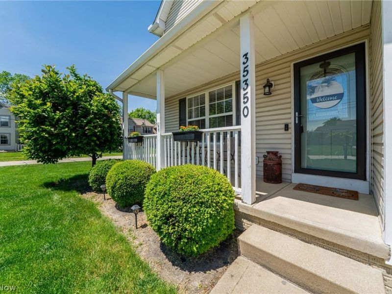 35350 Woodbine Street, North Ridgeville, OH 44039 Photo 3