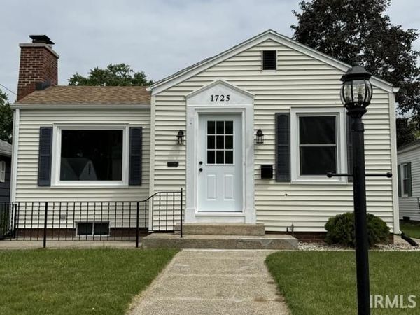 1725 E Ewing Avenue, South Bend, IN 46613