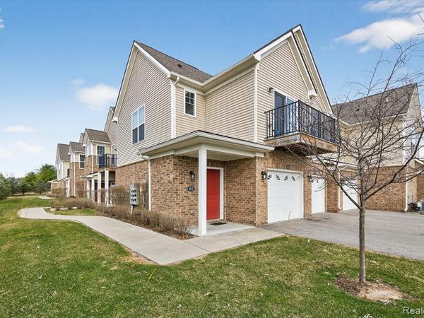 9812 Ridge Run, Hartland Twp, MI 48855