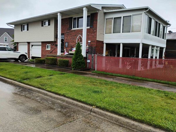 901 VINE STREET, IRONTON, OH 45638