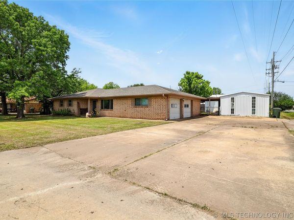 300 Michelle , Calera, OK 74730