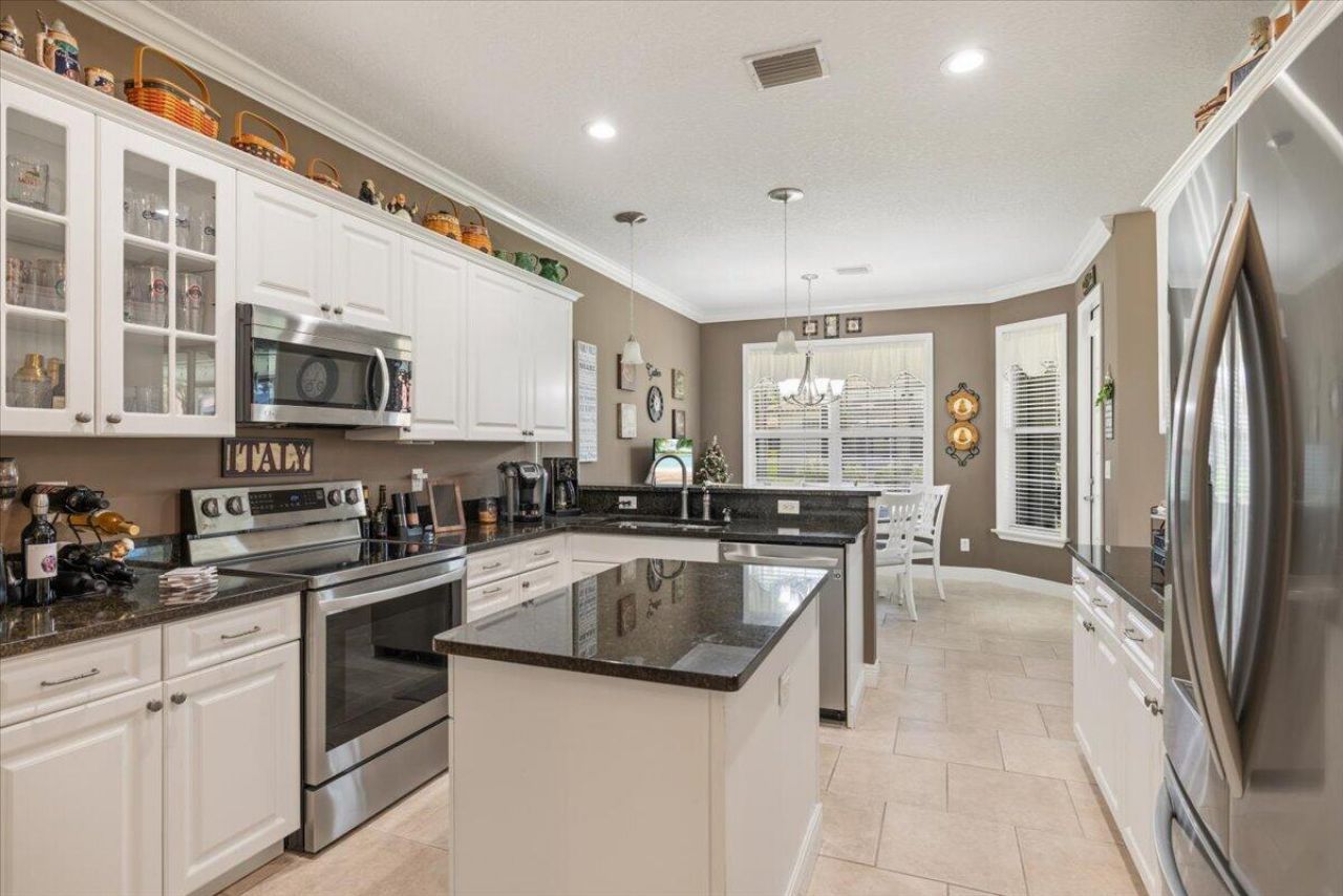 5828 Pine Ridge Circle, Vero Beach, FL 32967 Photo