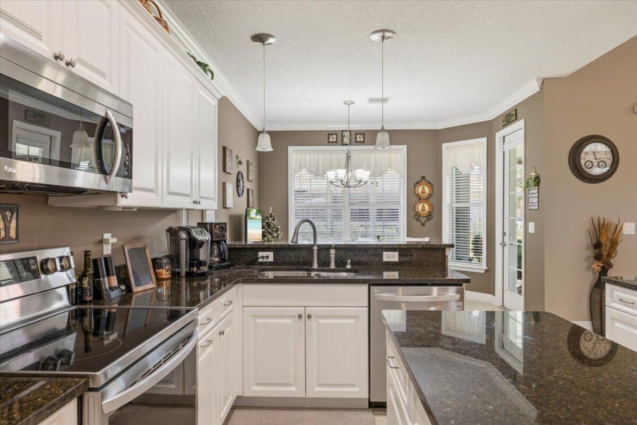5828 Pine Ridge Circle, Vero Beach, FL 32967 Photo
