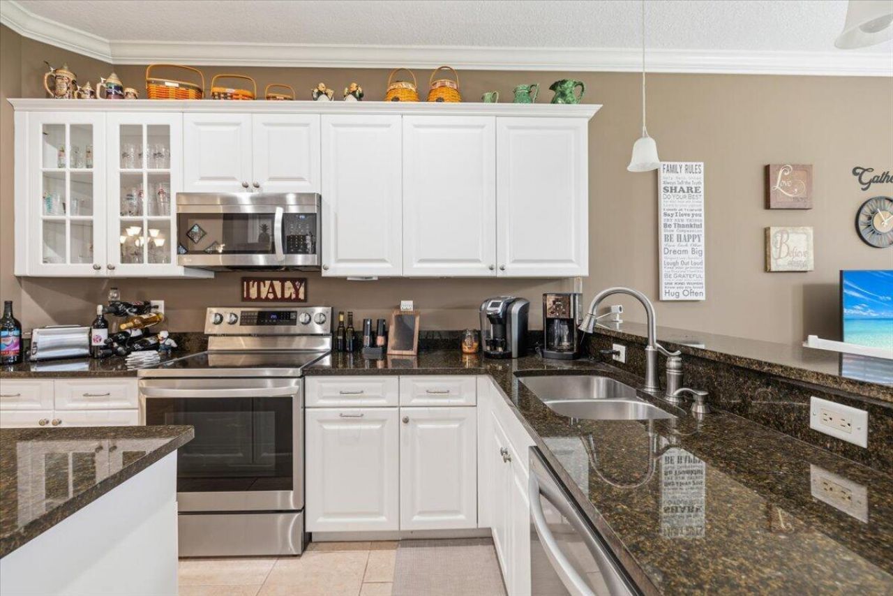 5828 Pine Ridge Circle, Vero Beach, FL 32967 Photo