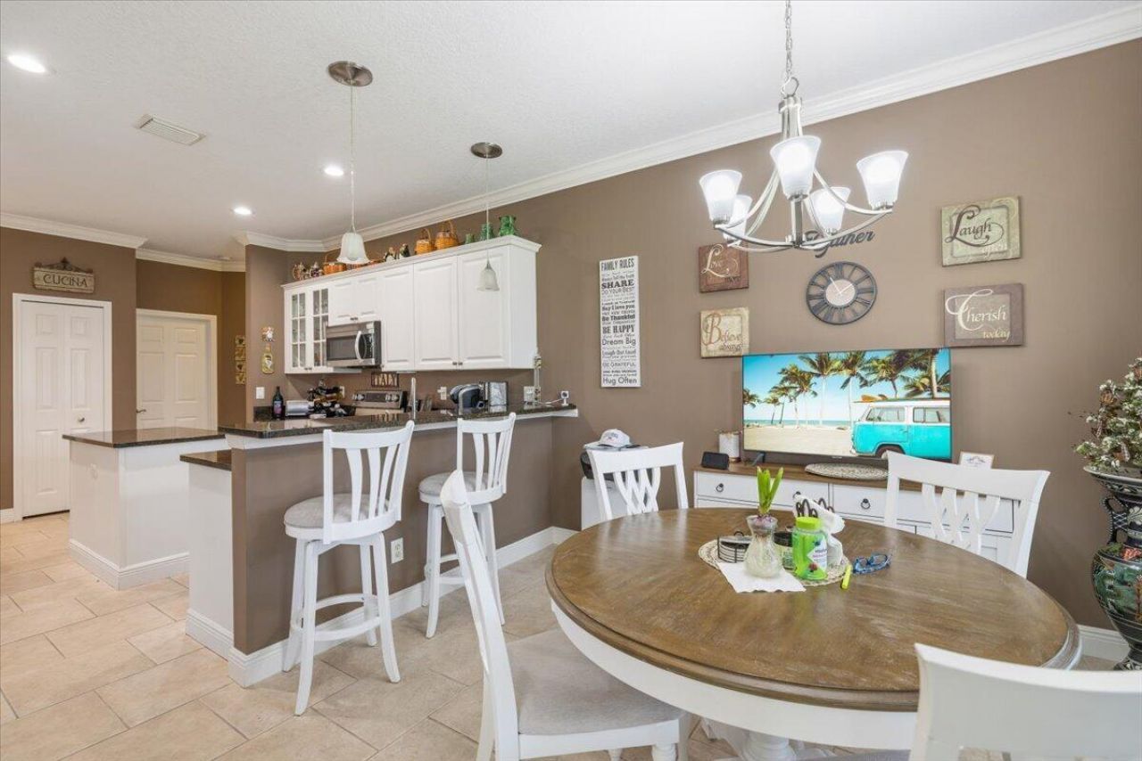 5828 Pine Ridge Circle, Vero Beach, FL 32967 Photo
