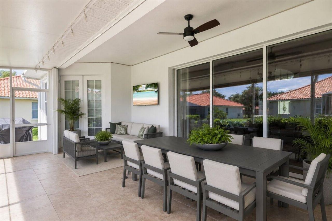 5828 Pine Ridge Circle, Vero Beach, FL 32967 Photo