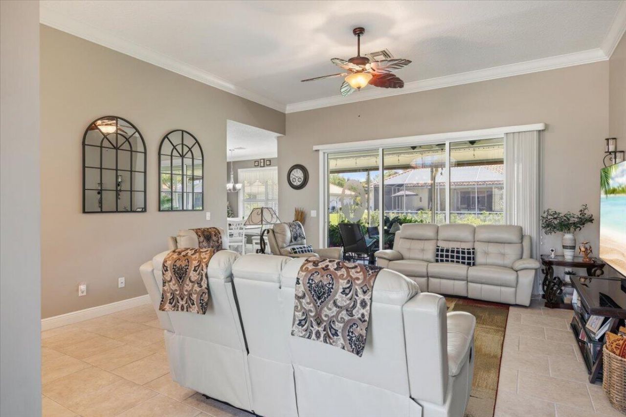 5828 Pine Ridge Circle, Vero Beach, FL 32967 Photo