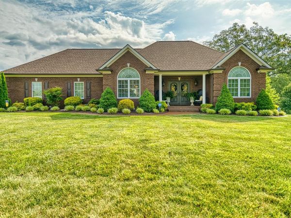 240 Garet Way , Glasgow, KY 42141