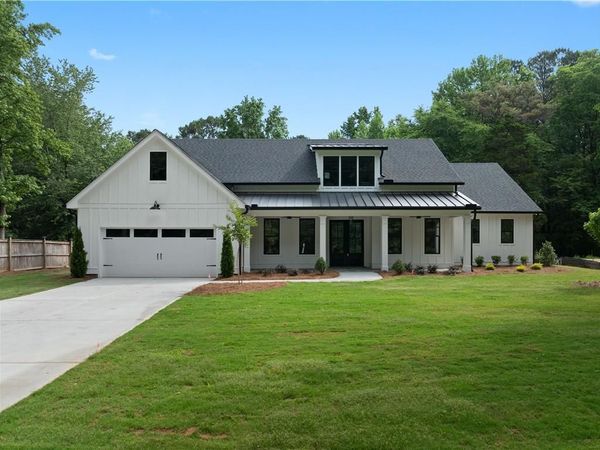 1728 Pucketts Drive , Lilburn, GA 30047
