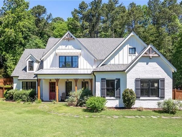 1009 Davenport Circle, Powder Springs, GA 30127