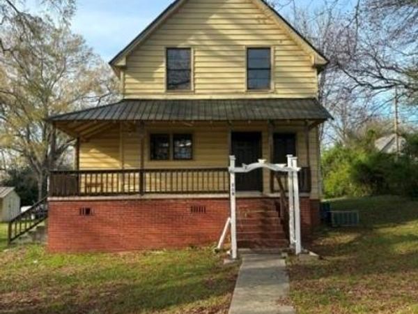 219 Grove Avenue , Lindale, GA 30147