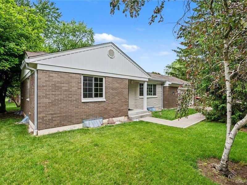 1 Castle Drive, Kettering, OH 45429 Photo 1