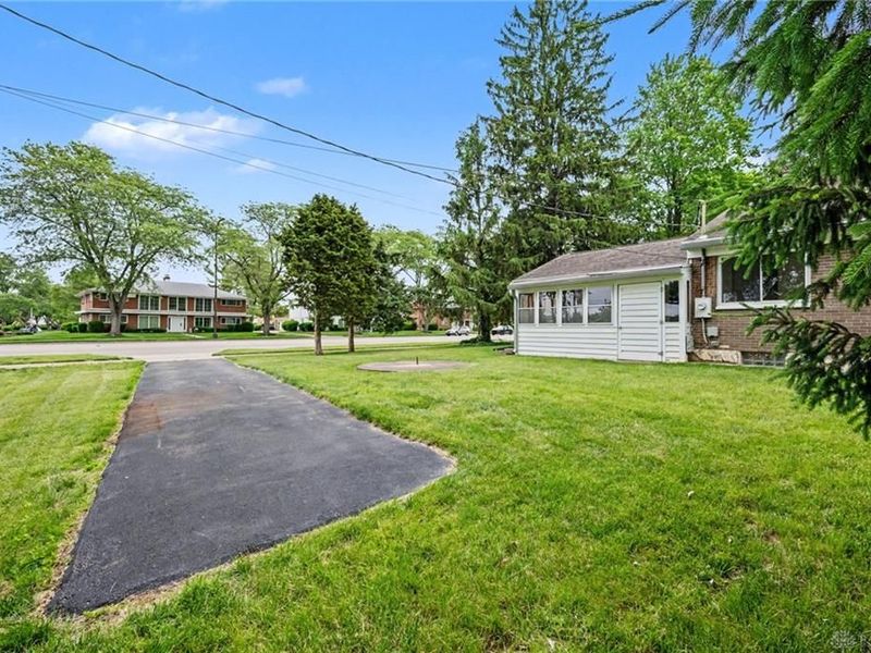 1 Castle Drive, Kettering, OH 45429 Photo 7