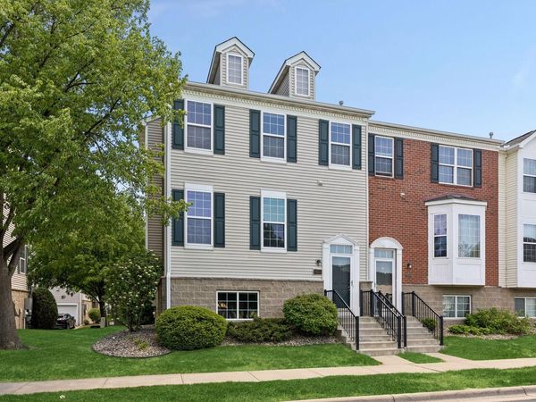 7944 Stratford Circle N, Shakopee, MN 55379