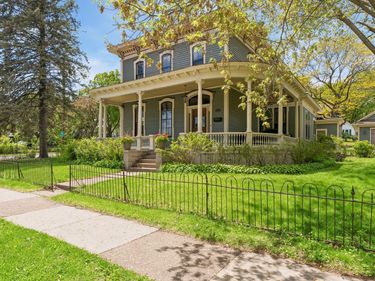 604 4th Street N, Stillwater, MN 55082