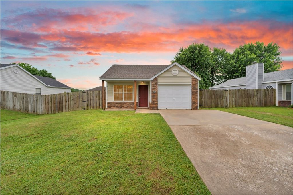 2473 Creekwood Avenue, Springdale, AR 72764 Main Photo