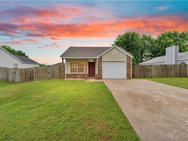 2473 Creekwood Avenue , Springdale, AR 72764