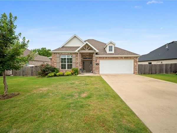7648 Phoenix Avenue , Springdale, AR 72762