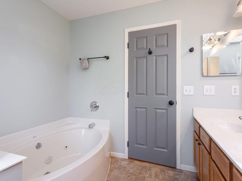7521 Daisy Lane , Lewis Center, OH 43035 Photo 21