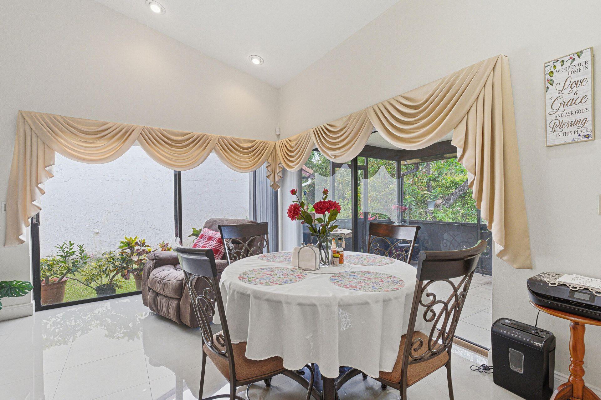 7040 Golf Pointe Circle, Tamarac, FL 33321 Photo
