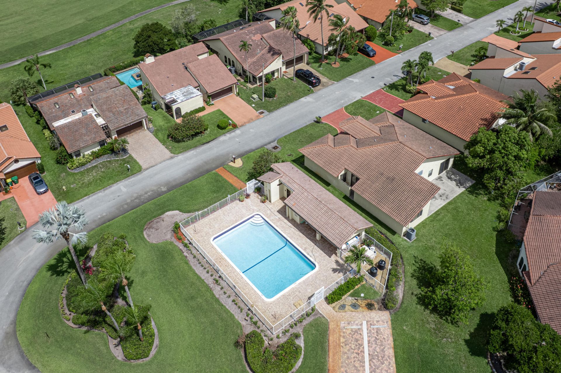 7040 Golf Pointe Circle, Tamarac, FL 33321 Photo