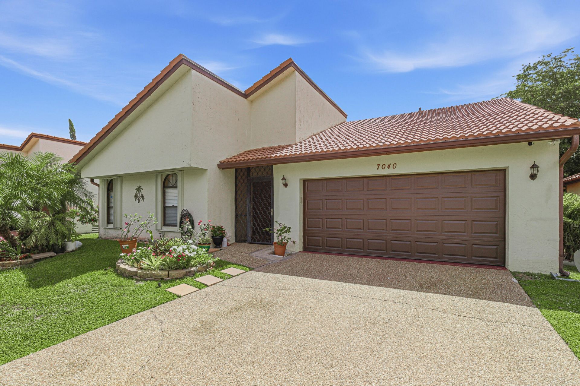 7040 Golf Pointe Circle, Tamarac, FL 33321 Photo