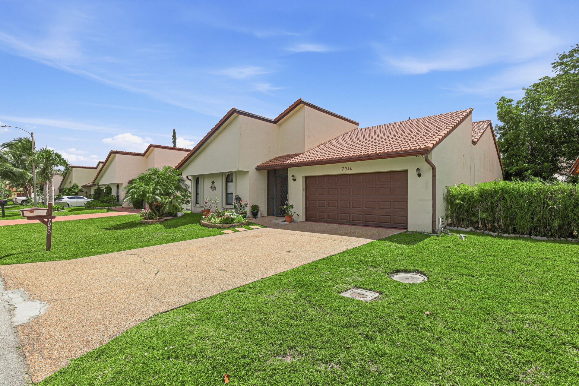 7040 Golf Pointe Circle, Tamarac, FL 33321 Photo