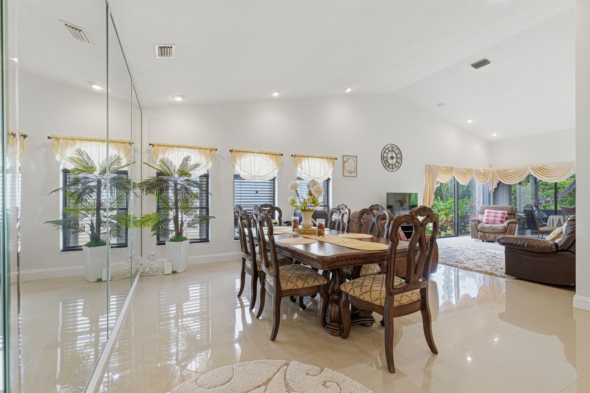7040 Golf Pointe Circle, Tamarac, FL 33321 Photo