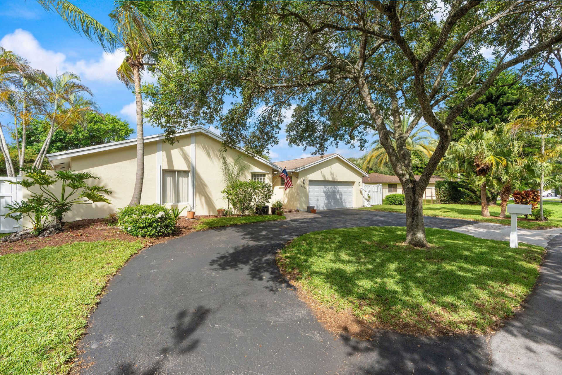 4010 W Sailboat Drive, Cooper City, FL 33026 Photo