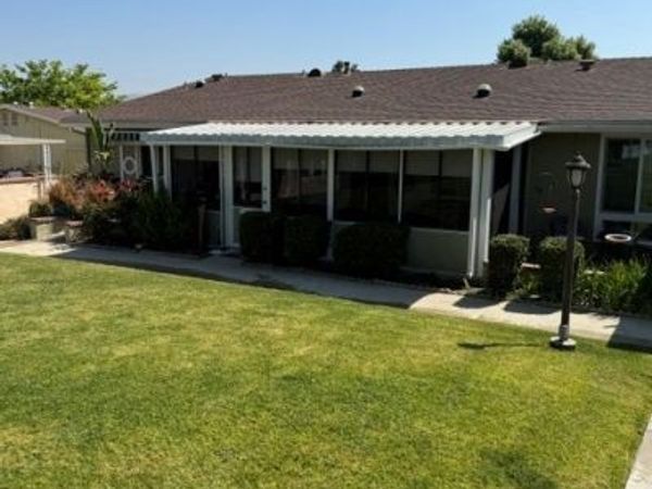 19203 Avenue Of The Oaks, Newhall, CA 91321