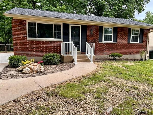 7374 Tannoia Drive , Hazelwood, MO 63042