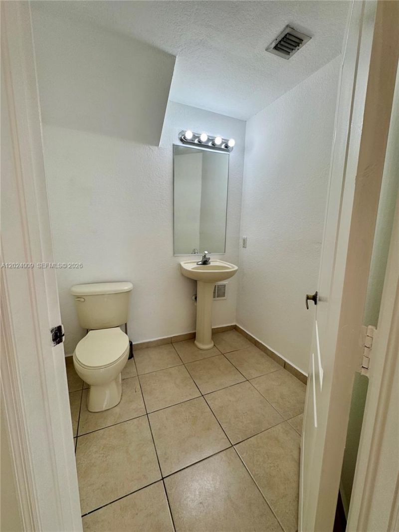 8936 W Flagler St , Unit 201, Miami, FL 33174 Photo