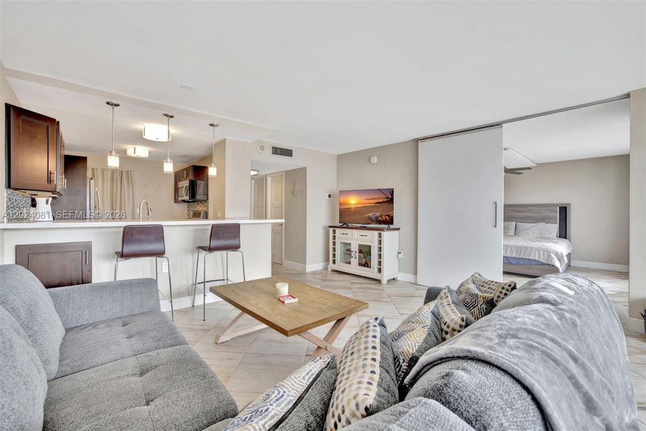 3000 E Sunrise Blvd, Unit 5D, Fort Lauderdale, FL 33304 Photo