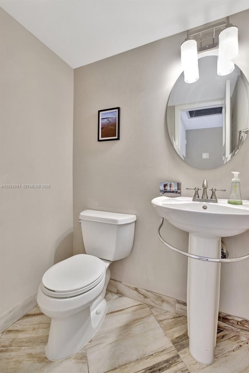 3000 E Sunrise Blvd, Unit 5D, Fort Lauderdale, FL 33304 Photo