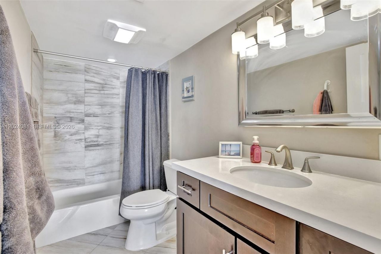 3000 E Sunrise Blvd, Unit 5D, Fort Lauderdale, FL 33304 Photo