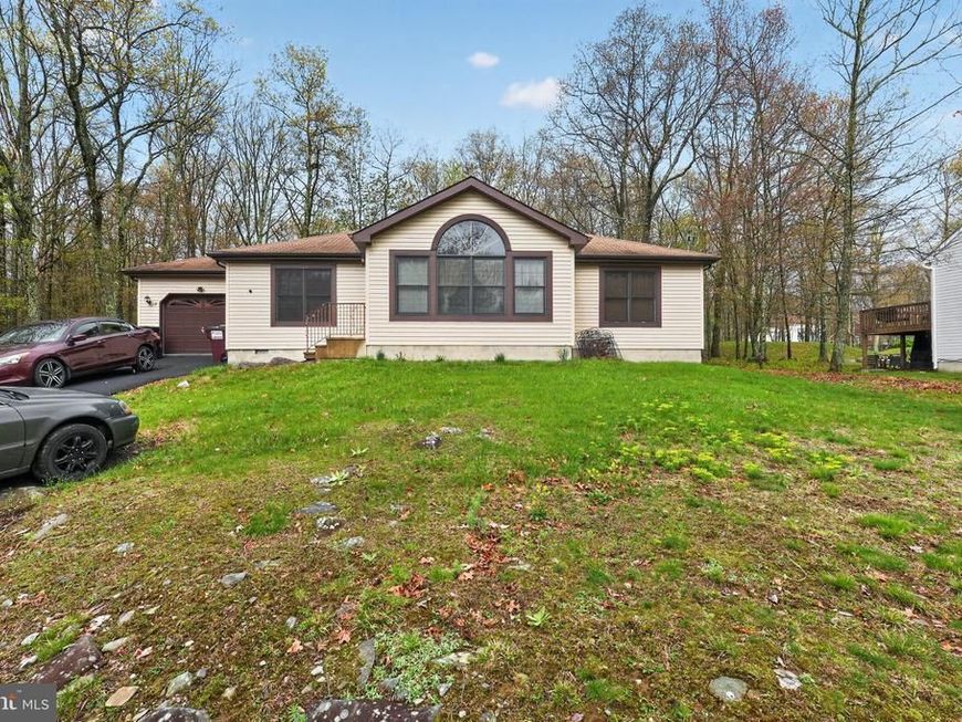 4341 Pine Ridge Drive, Bushkill, PA 18324 Main Photo