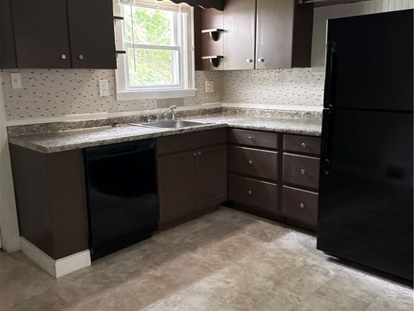 612 Hazel St, West Mifflin, PA 15122