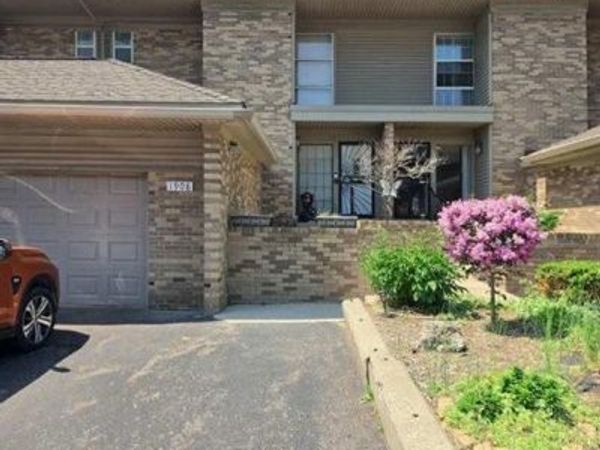 1908 Thornhill Place, Detroit, MI 48207