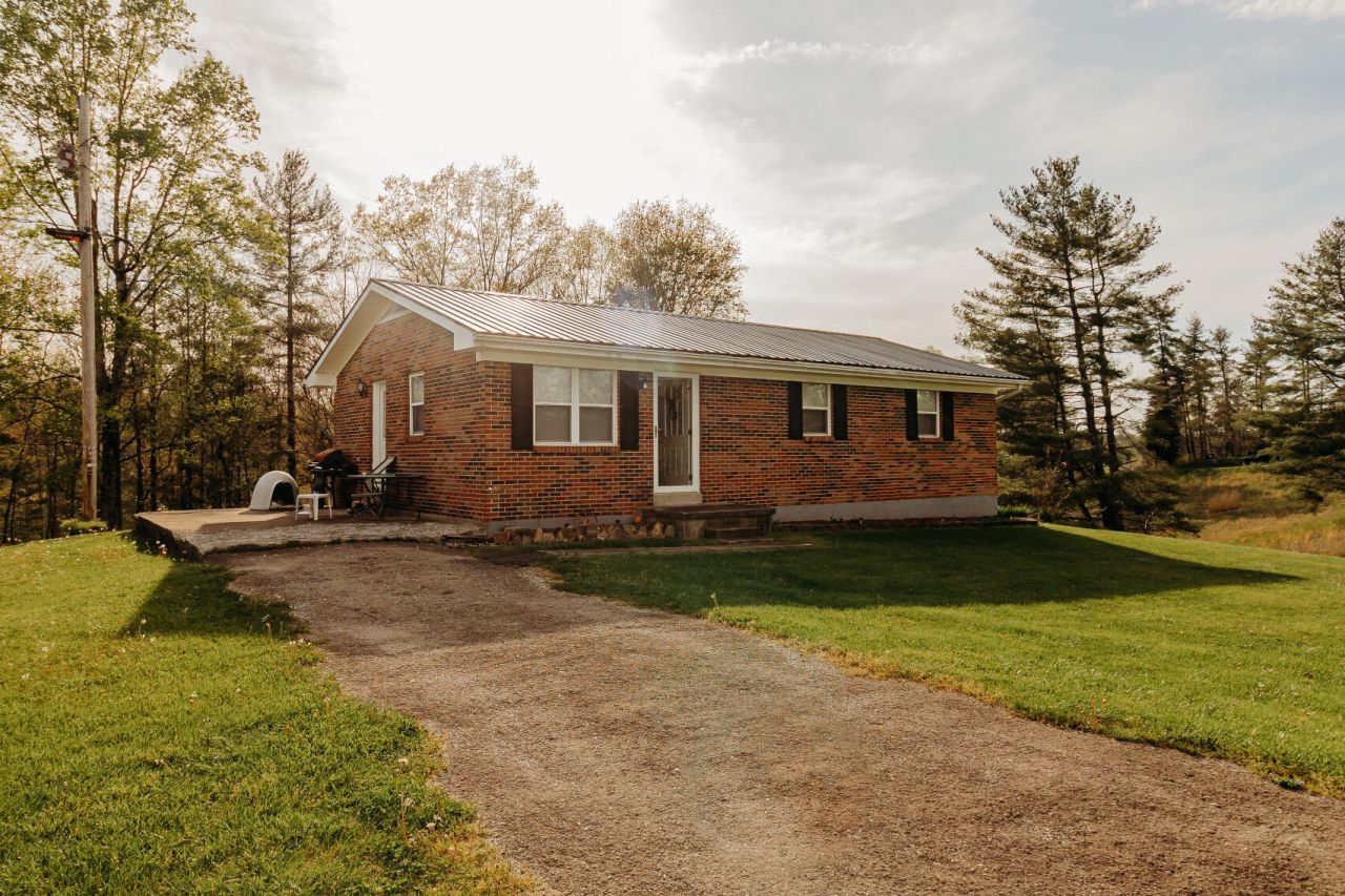 6177 746 Highway, Wellington, KY 40387